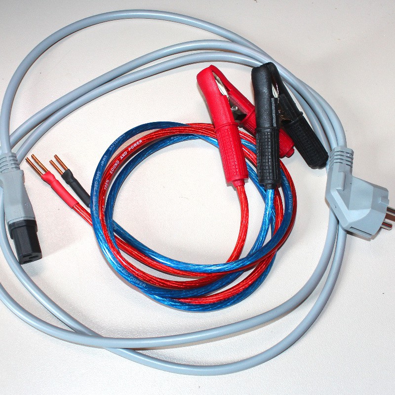 Speziell angepasster Kabelsatz mit 6mm²-Anschlusskabel für den Powerlader.